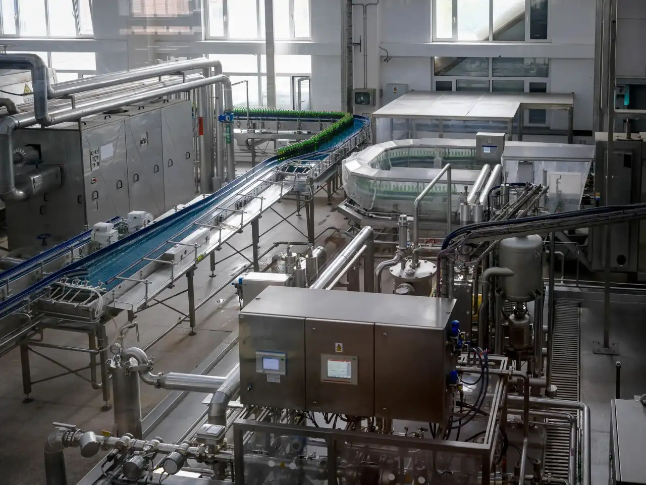 横琴软件开发服务商对比：自建团队与外包系统集成方案的选型分析