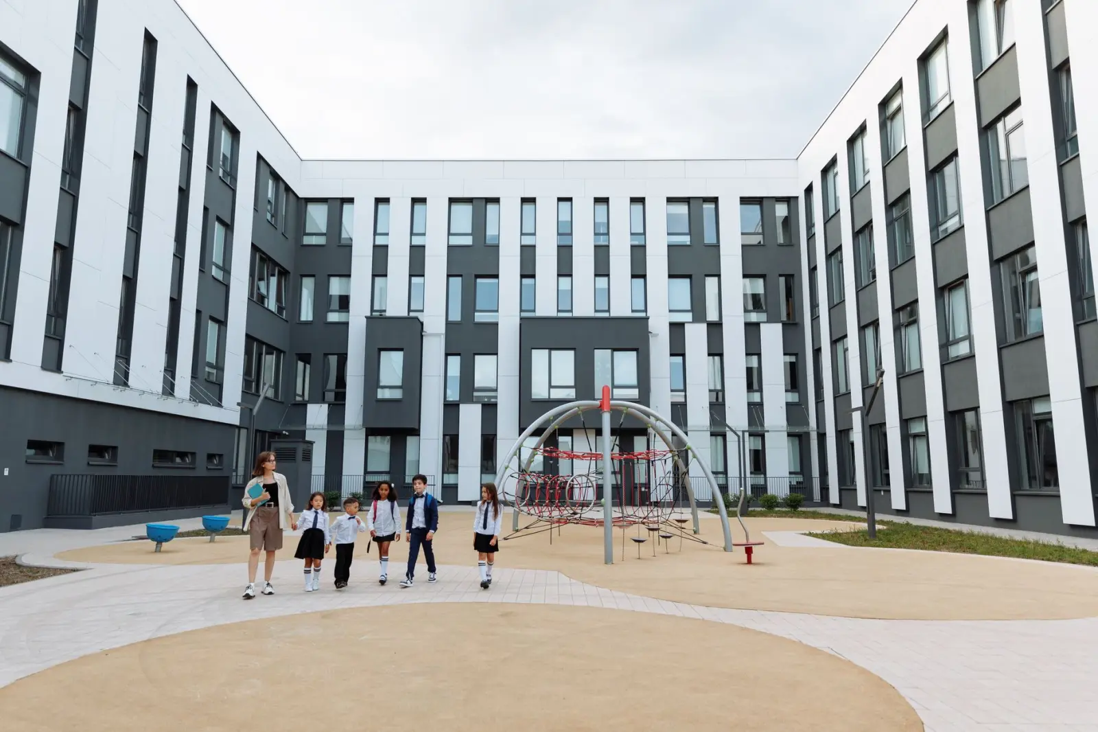 广东软件研发与数字化平台建设的技术趋势分析
